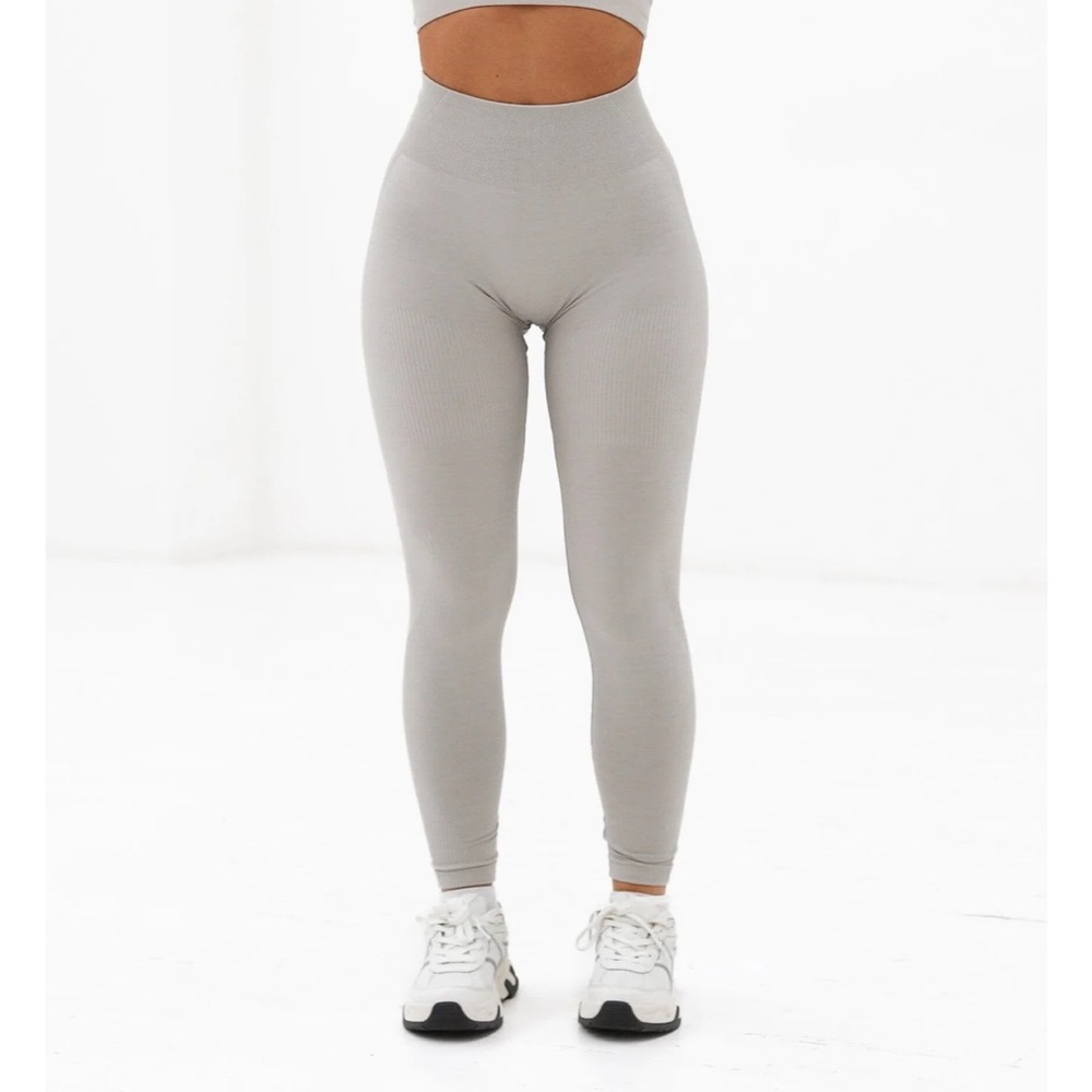 LAZULI LABEL BRAND NEW XL Ribbed Leggings